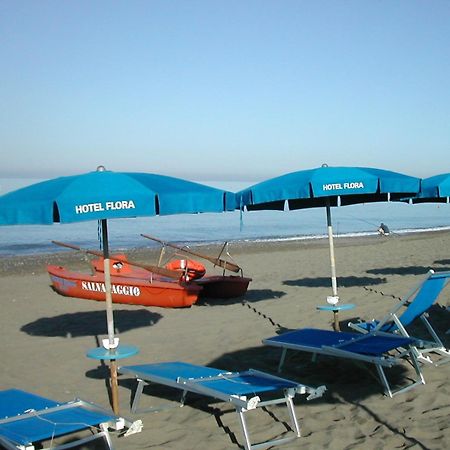 Hotel Flora Marina Di Bibbona Eksteriør bilde