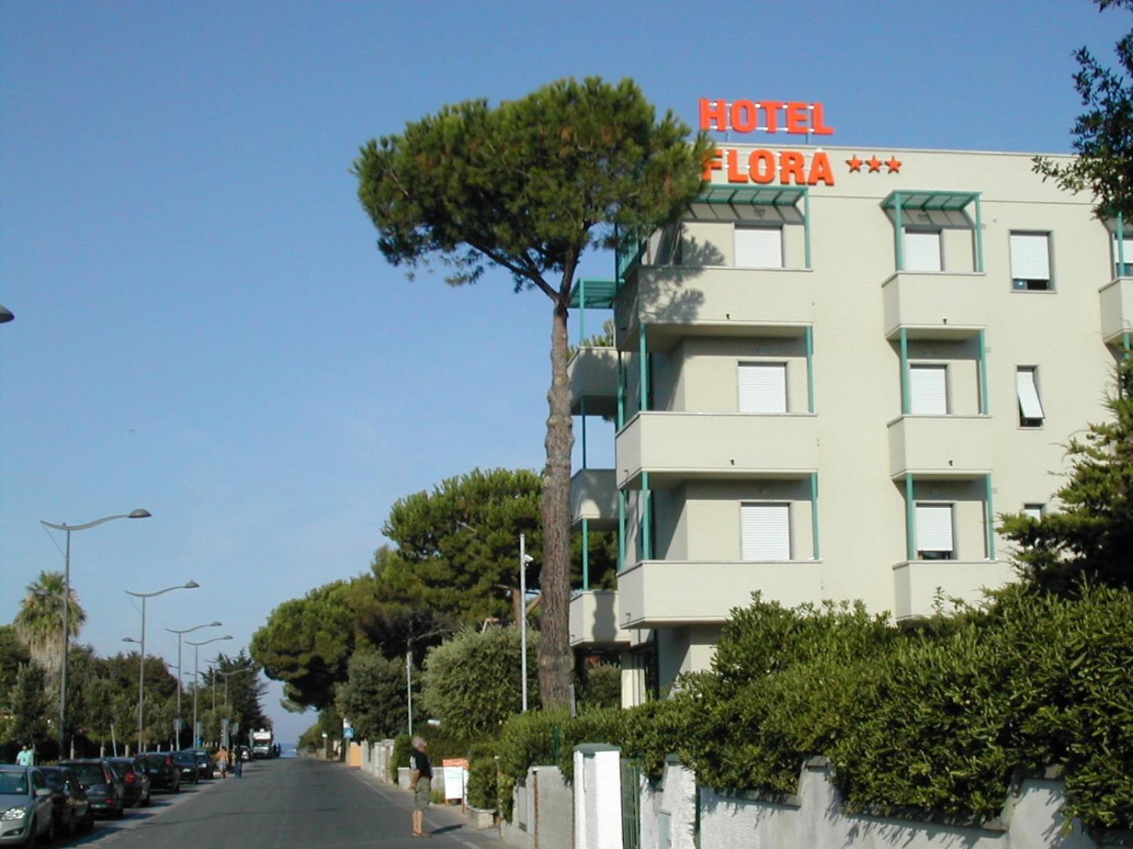 Hotel Flora Marina Di Bibbona Eksteriør bilde