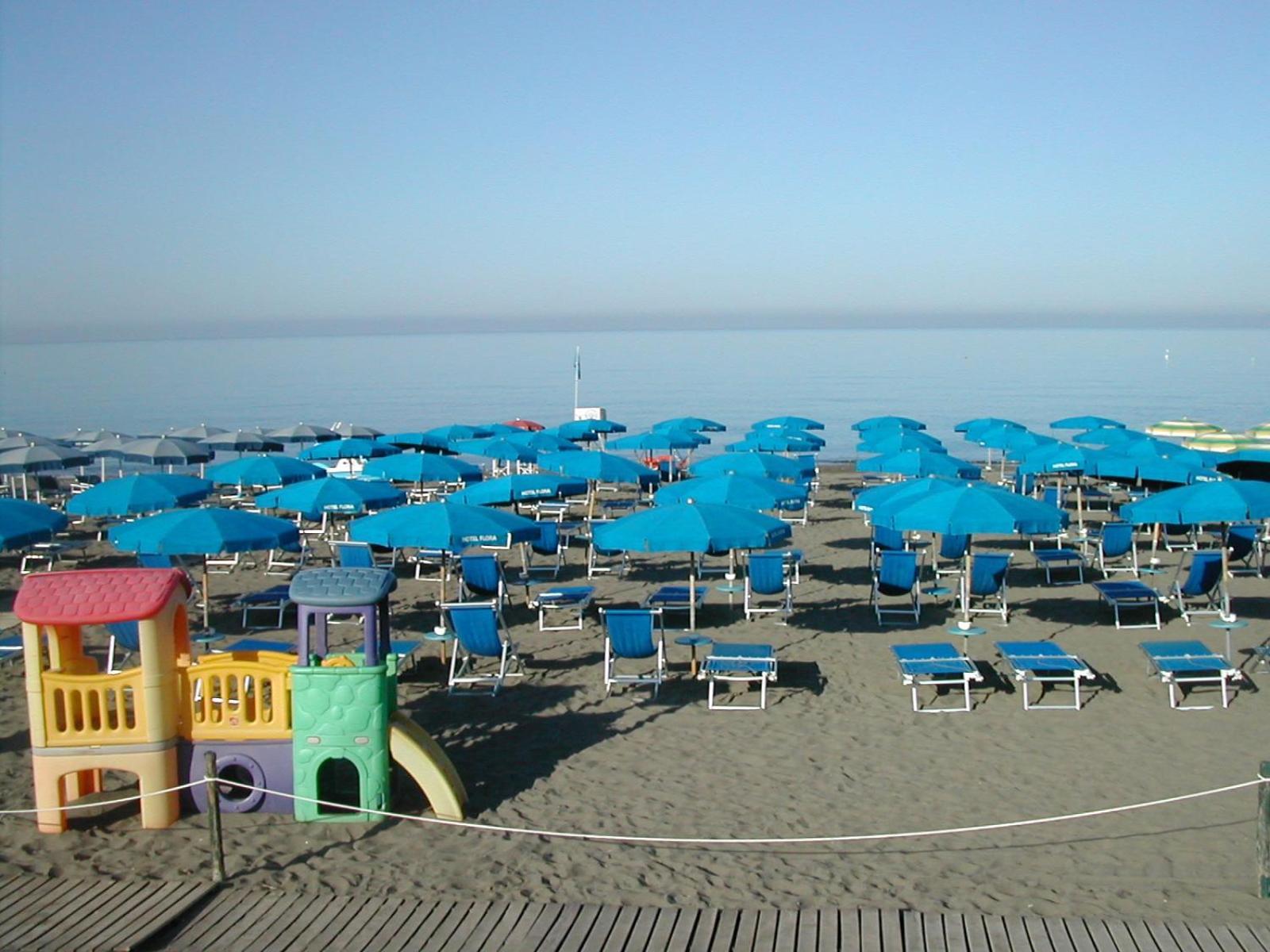 Hotel Flora Marina Di Bibbona Eksteriør bilde
